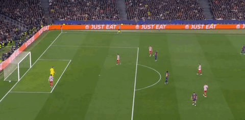 V体育官网-亨利：若裁判吹哨开球，普维尔在禁区内用手按球百分百是点球